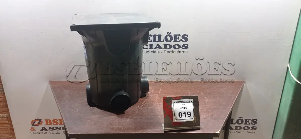 LOTE 019 - 01 CAIXA DE PASSAGEM E INSPEÇÃO DE ESGOTO PREMIUM DE 41X48X41 CM MARCA METASUL. (NO ESTADO) ATENÇÃO! FAZER A VISITAÇÃO ANTES DE ARREMATAR, NÃO SABEMOS SE FUNCIONA, LEILÃO NÃO TEM GARANTIA E NEM DEVOLUÇÃO, SUJEITO A POSSÍVEIS AVARIAS VISÍVEIS/OCULTAS E/OU AUSÊNCIA DE COMPONENTES.