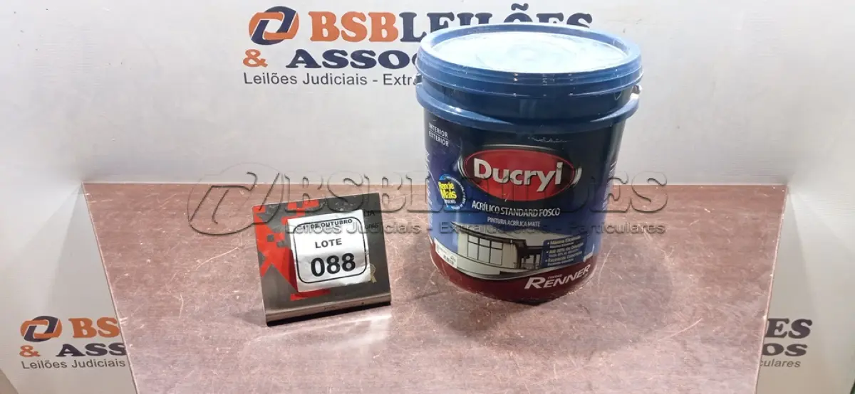 LOTE 088 - 01 BALDE DE TINTA ACRÍLICA NA COR CINZA ABSOLUTO FOSCO DE 18L MARCA DUCRYL. (NO ESTADO) ATENÇÃO! FAZER A VISITAÇÃO ANTES DE ARREMATAR, NÃO SABEMOS SE FUNCIONA, LEILÃO NÃO TEM GARANTIA E NEM DEVOLUÇÃO, SUJEITO A POSSÍVEIS AVARIAS VISÍVEIS/OCULTAS E/OU AUSÊNCIA DE COMPONENTES.