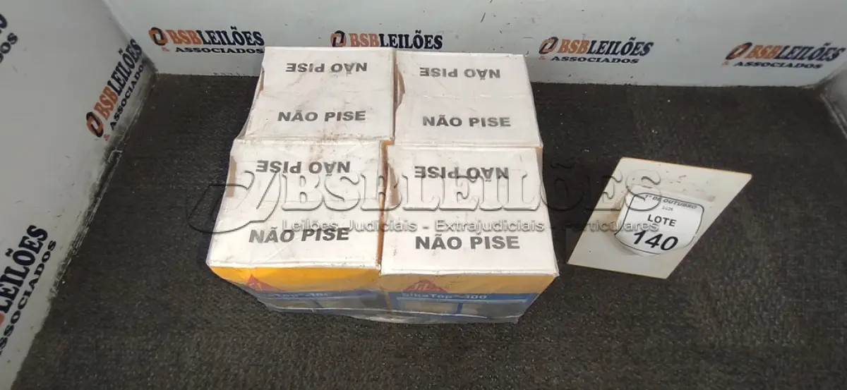 LOTE 140 - 04 CAIXAS DE REVESTIMENTO IMPERMEABILIZANTE SEMI-FLEXIVEL DE 4KG CADA MARCA SIKA. (NO ESTADO) ATENÇÃO! FAZER A VISITAÇÃO ANTES DE ARREMATAR, NÃO SABEMOS SE FUNCIONA, LEILÃO NÃO TEM GARANTIA E NEM DEVOLUÇÃO, SUJEITO A POSSÍVEIS AVARIAS VISÍVEIS/OCULTAS E/OU AUSÊNCIA DE COMPONENTES.