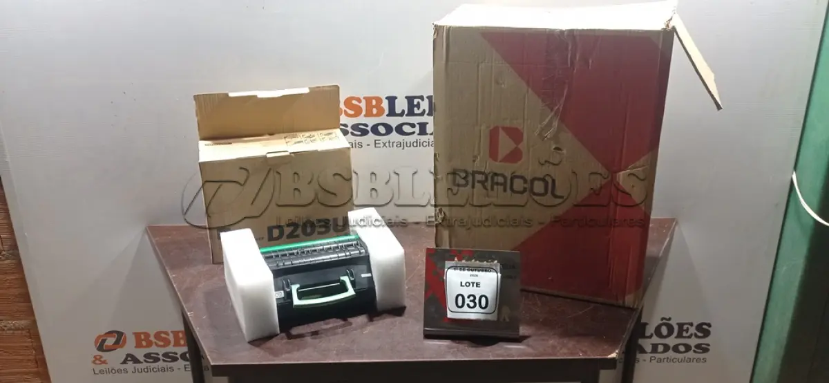 LOTE 030 - 07 TONNERS DE IMPRESSORA. (NO ESTADO) ATENÇÃO! FAZER A VISITAÇÃO ANTES DE ARREMATAR, NÃO SABEMOS SE FUNCIONA, LEILÃO NÃO TEM GARANTIA E NEM DEVOLUÇÃO, SUJEITO A POSSÍVEIS AVARIAS VISÍVEIS/OCULTAS E/OU AUSÊNCIA DE COMPONENTES.