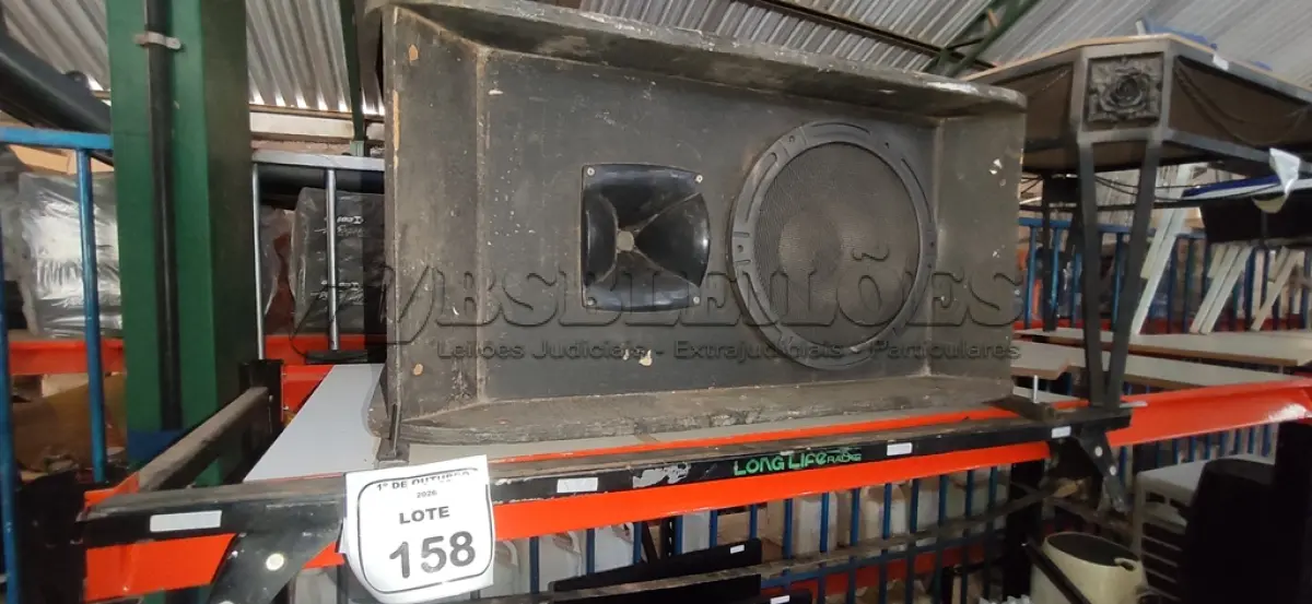LOTE 158 - 01 CAIXA DE SOM AUTOMOTIVAS PARA PROPAGANDAS. (NO ESTADO) ATENÇÃO! FAZER A VISITAÇÃO ANTES DE ARREMATAR, NÃO SABEMOS SE FUNCIONA, LEILÃO NÃO TEM GARANTIA E NEM DEVOLUÇÃO, SUJEITO A POSSÍVEIS AVARIAS VISÍVEIS/OCULTAS E/OU AUSÊNCIA DE COMPONENTES.
