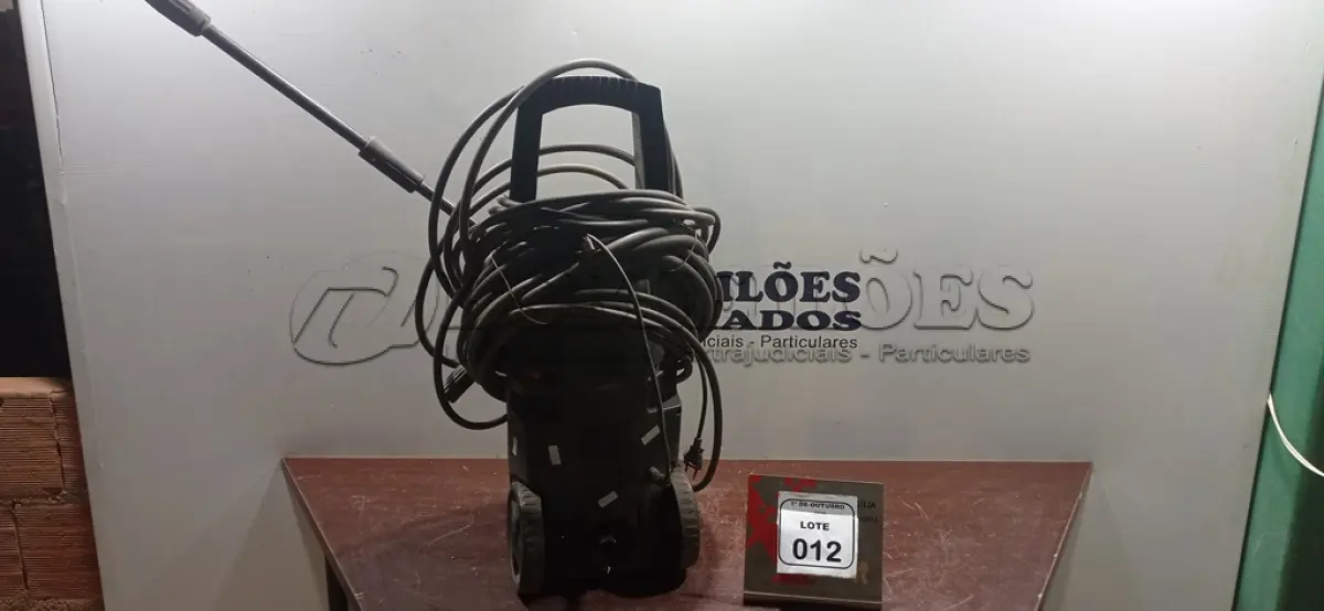 LOTE 012 - 01 LAVADORA DE ALTA PRESSÃO. (NO ESTADO) ATENÇÃO! FAZER A VISITAÇÃO ANTES DE ARREMATAR, NÃO SABEMOS SE FUNCIONA, LEILÃO NÃO TEM GARANTIA E NEM DEVOLUÇÃO, SUJEITO A POSSÍVEIS AVARIAS VISÍVEIS/OCULTAS E/OU AUSÊNCIA DE COMPONENTES.