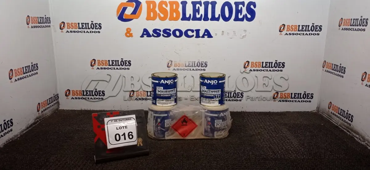 LOTE 016 - 06 LATAS DE TINTA POLIÉSTER DE 900ML CADA NA COR VERMELHO BARI MARCA ANJO TINTAS. (NO ESTADO) ATENÇÃO! FAZER A VISITAÇÃO ANTES DE ARREMATAR, NÃO SABEMOS SE FUNCIONA, LEILÃO NÃO TEM GARANTIA E NEM DEVOLUÇÃO, SUJEITO A POSSÍVEIS AVARIAS VISÍVEIS/OCULTAS E/OU AUSÊNCIA DE COMPONENTES.