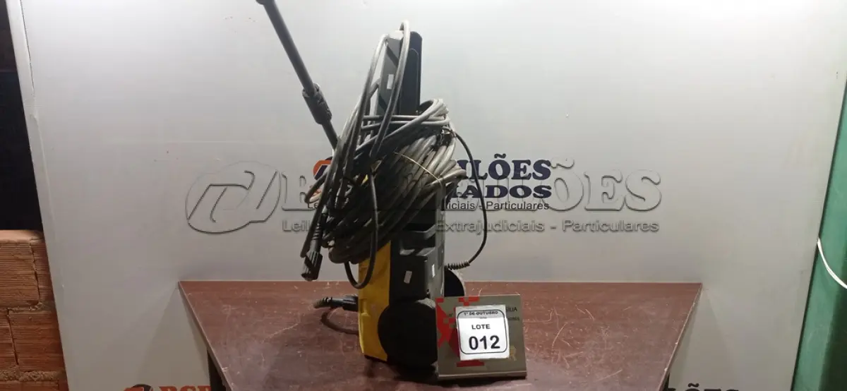 LOTE 012 - 01 LAVADORA DE ALTA PRESSÃO. (NO ESTADO) ATENÇÃO! FAZER A VISITAÇÃO ANTES DE ARREMATAR, NÃO SABEMOS SE FUNCIONA, LEILÃO NÃO TEM GARANTIA E NEM DEVOLUÇÃO, SUJEITO A POSSÍVEIS AVARIAS VISÍVEIS/OCULTAS E/OU AUSÊNCIA DE COMPONENTES.