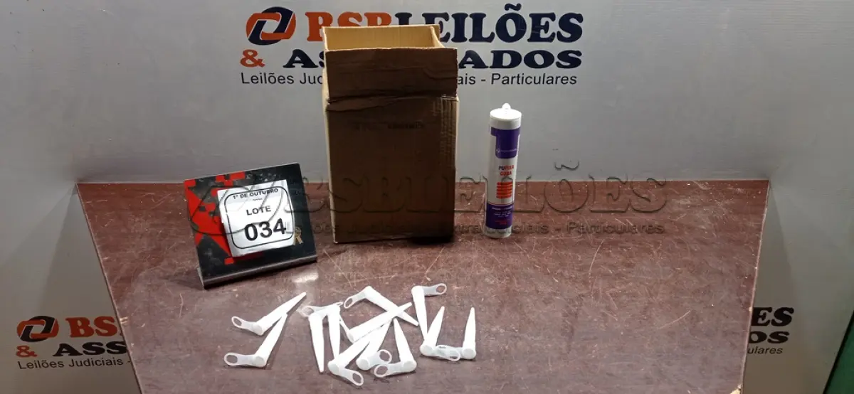 LOTE 034 - 12 UNIDADES DE FIXA CUBA CINZA 400G CADA MARCA MONUMENTAL. (NO ESTADO) ATENÇÃO! FAZER A VISITAÇÃO ANTES DE ARREMATAR, NÃO SABEMOS SE FUNCIONA, LEILÃO NÃO TEM GARANTIA E NEM DEVOLUÇÃO, SUJEITO A POSSÍVEIS AVARIAS VISÍVEIS/OCULTAS E/OU AUSÊNCIA DE COMPONENTES.