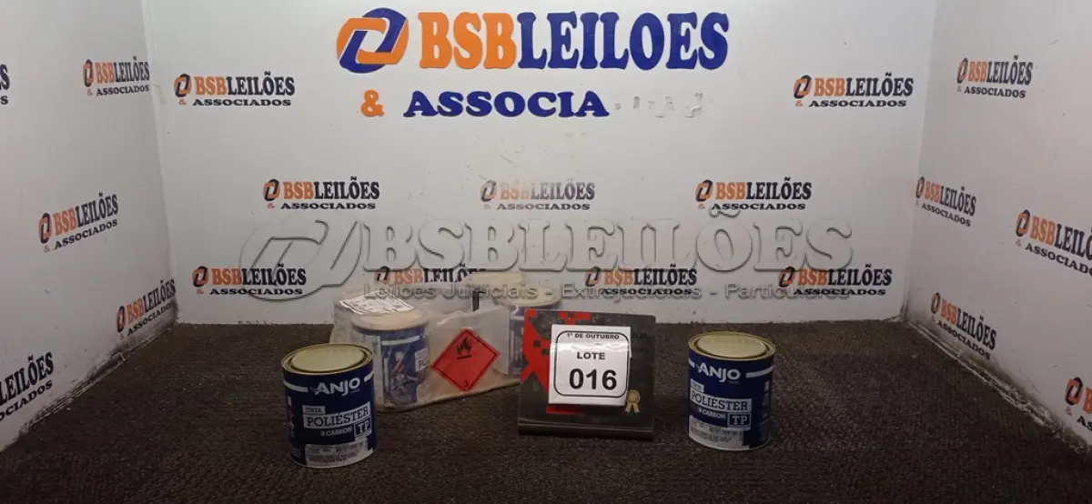 LOTE 016 - 06 LATAS DE TINTA POLIÉSTER DE 900ML CADA NA COR VERMELHO BARI MARCA ANJO TINTAS. (NO ESTADO) ATENÇÃO! FAZER A VISITAÇÃO ANTES DE ARREMATAR, NÃO SABEMOS SE FUNCIONA, LEILÃO NÃO TEM GARANTIA E NEM DEVOLUÇÃO, SUJEITO A POSSÍVEIS AVARIAS VISÍVEIS/OCULTAS E/OU AUSÊNCIA DE COMPONENTES.