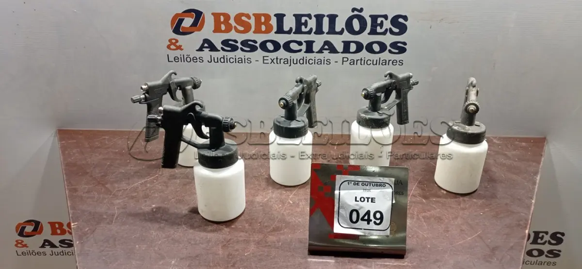 LOTE 049 - 05 PISTOLAS DE PINTURA PARA COMPRESSOR AR DIRETO. (NO ESTADO) ATENÇÃO! FAZER A VISITAÇÃO ANTES DE ARREMATAR, NÃO SABEMOS SE FUNCIONA, LEILÃO NÃO TEM GARANTIA E NEM DEVOLUÇÃO, SUJEITO A POSSÍVEIS AVARIAS VISÍVEIS/OCULTAS E/OU AUSÊNCIA DE COMPONENTES.