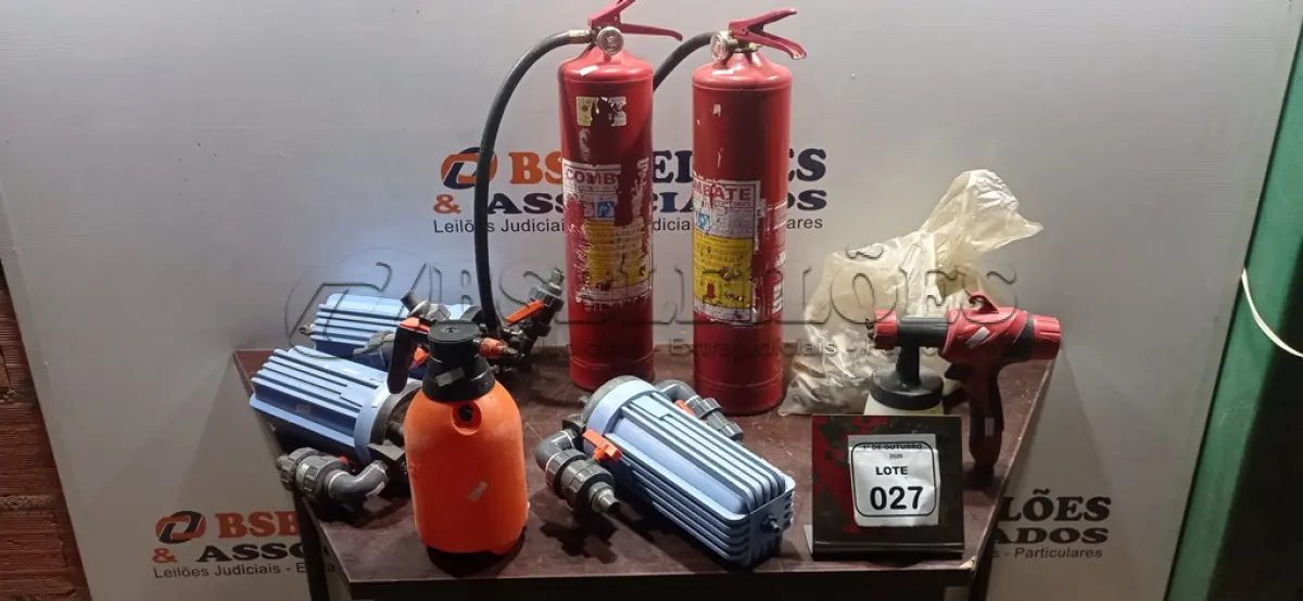 LOTE 027 - 03 FILTROS DE PISCINA, 02 PISTOLAS DE PINTURA, 02 EXTINTORES E GRANDE QUANTIDADE DE REATORES PARA LED. (NO ESTADO) ATENÇÃO! FAZER A VISITAÇÃO ANTES DE ARREMATAR, NÃO SABEMOS SE FUNCIONA, LEILÃO NÃO TEM GARANTIA E NEM DEVOLUÇÃO, SUJEITO A POSSÍVEIS AVARIAS VISÍVEIS/OCULTAS E/OU AUSÊNCIA DE COMPONENTES.