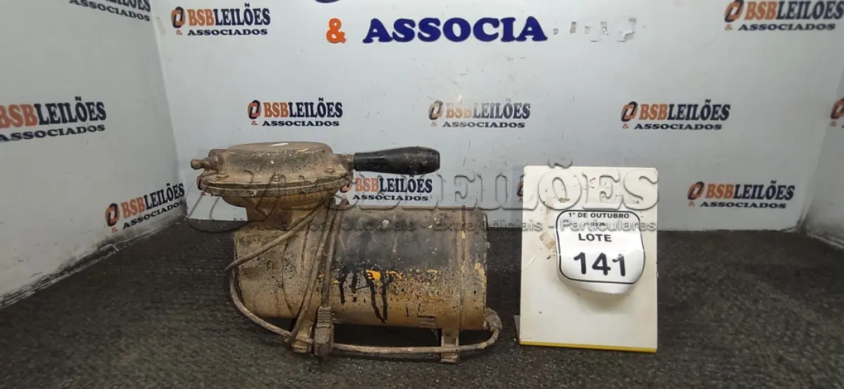 LOTE 141 - 01 MOTOR ELÉTRICO. (NO ESTADO) ATENÇÃO! FAZER A VISITAÇÃO ANTES DE ARREMATAR, NÃO SABEMOS SE FUNCIONA, LEILÃO NÃO TEM GARANTIA E NEM DEVOLUÇÃO, SUJEITO A POSSÍVEIS AVARIAS VISÍVEIS/OCULTAS E/OU AUSÊNCIA DE COMPONENTES.