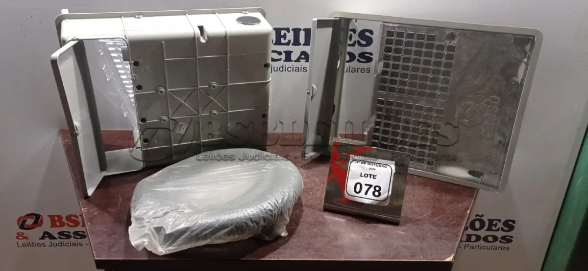 LOTE 078 - 02 CAIXAS DE HIDRÔMETRO. (NO ESTADO) ATENÇÃO! FAZER A VISITAÇÃO ANTES DE ARREMATAR, NÃO SABEMOS SE FUNCIONA, LEILÃO NÃO TEM GARANTIA E NEM DEVOLUÇÃO, SUJEITO A POSSÍVEIS AVARIAS VISÍVEIS/OCULTAS E/OU AUSÊNCIA DE COMPONENTES.