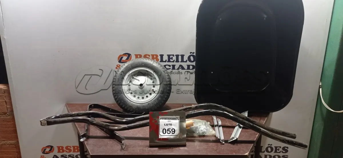LOTE 059 - 01 CARRINHO DE MÃO DESMONTADO. (NO ESTADO) ATENÇÃO! FAZER A VISITAÇÃO ANTES DE ARREMATAR, NÃO SABEMOS SE FUNCIONA, LEILÃO NÃO TEM GARANTIA E NEM DEVOLUÇÃO, SUJEITO A POSSÍVEIS AVARIAS VISÍVEIS/OCULTAS E/OU AUSÊNCIA DE COMPONENTES.