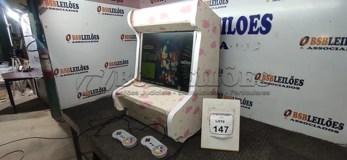 LOTE 147 - 01 BARTOP ARCADE. (NO ESTADO) ATENÇÃO! FAZER A VISITAÇÃO ANTES DE ARREMATAR, NÃO SABEMOS SE FUNCIONA, LEILÃO NÃO TEM GARANTIA E NEM DEVOLUÇÃO, SUJEITO A POSSÍVEIS AVARIAS VISÍVEIS/OCULTAS E/OU AUSÊNCIA DE COMPONENTES.