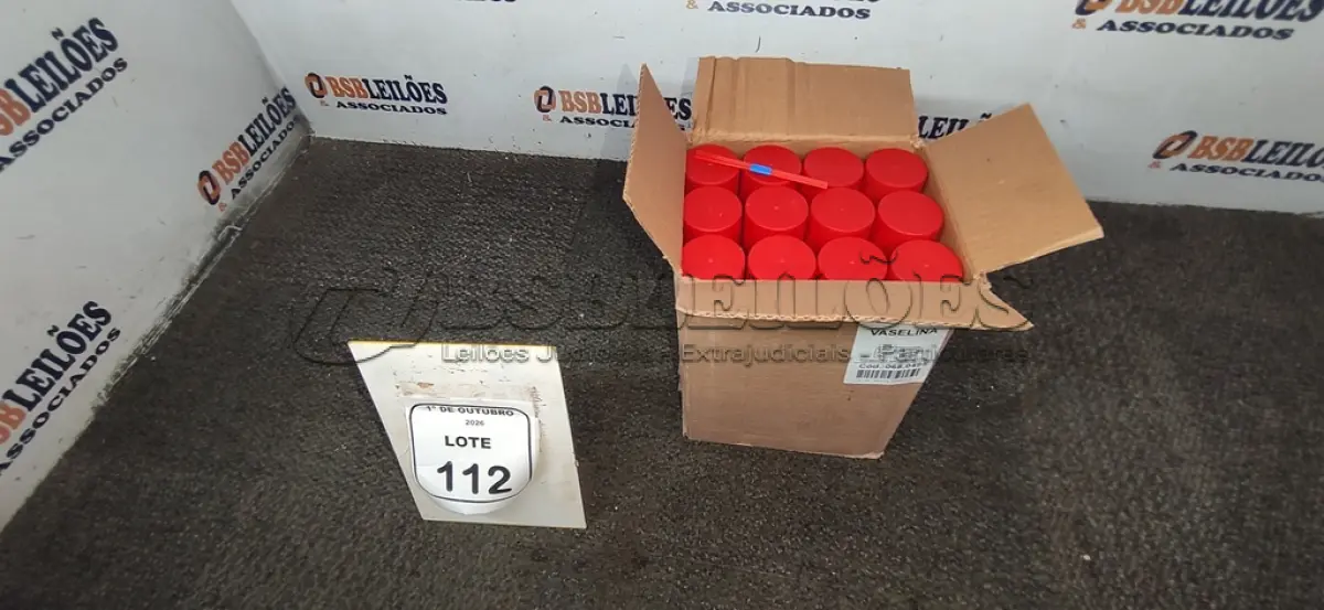 LOTE 112 - 12 UNIDADES DE VASELINA SPRAY USO GERAL DE 200ML CADA MARCA CHEMI COLOR. (NO ESTADO) ATENÇÃO! FAZER A VISITAÇÃO ANTES DE ARREMATAR, NÃO SABEMOS SE FUNCIONA, LEILÃO NÃO TEM GARANTIA E NEM DEVOLUÇÃO, SUJEITO A POSSÍVEIS AVARIAS VISÍVEIS/OCULTAS E/OU AUSÊNCIA DE COMPONENTES.