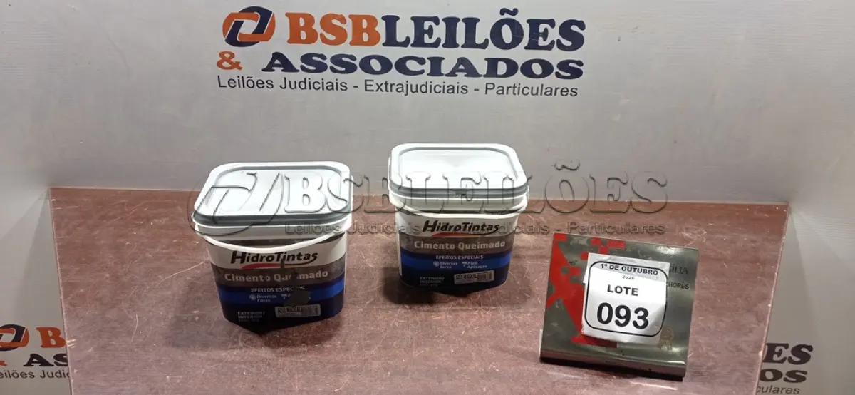 LOTE 093 - 02 BALDES DE CIMENTO QUEIMADO DE 4KG CADA COR AZUL MAGICAL MARCA HIDRO TINTAS. (NO ESTADO) ATENÇÃO! FAZER A VISITAÇÃO ANTES DE ARREMATAR, NÃO SABEMOS SE FUNCIONA, LEILÃO NÃO TEM GARANTIA E NEM DEVOLUÇÃO, SUJEITO A POSSÍVEIS AVARIAS VISÍVEIS/OCULTAS E/OU AUSÊNCIA DE COMPONENTES.