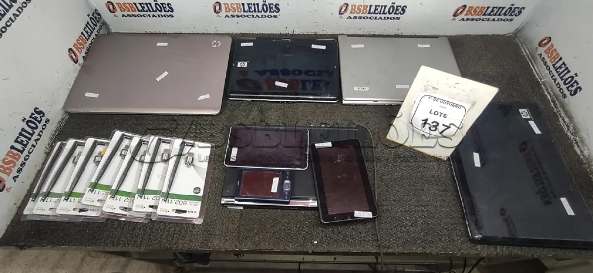 LOTE 137 - 01 PALM TX PDA, 02 TABLETS, 07 ADAPTADORES WIRELESS USB 2.0 DE 1800 MBPS, 01 APARELHO DE DVD MARCA SONY E 04 NOTEBOOKS DE MARCAS E MODELOS DIVERSOS PARA RETIRADA DE PEÇAS. (NO ESTADO) ATENÇÃO! FAZER A VISITAÇÃO ANTES DE ARREMATAR, NÃO SABEMOS SE FUNCIONA, LEILÃO NÃO TEM GARANTIA E NEM DEVOLUÇÃO, SUJEITO A POSSÍVEIS AVARIAS VISÍVEIS/OCULTAS E/OU AUSÊNCIA DE COMPONENTES.