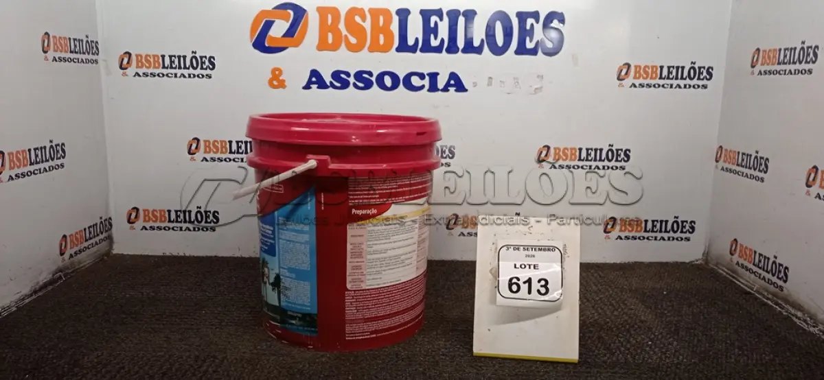 LOTE 613 - 01 BALDE DE TINTA DE ACRÍLICA SUPER PREMIUM 16L NA COR BASE MÉDIA SEMIBRILHO MARCA RENNER.  (NO ESTADO) ATENÇÃO! FAZER A VISITAÇÃO ANTES DE ARREMATAR, NÃO SABEMOS SE FUNCIONA, LEILÃO NÃO TEM GARANTIA E NEM DEVOLUÇÃO, SUJEITO A POSSÍVEIS AVARIAS VISÍVEIS/OCULTAS E/OU AUSÊNCIA DE COMPONENTES.