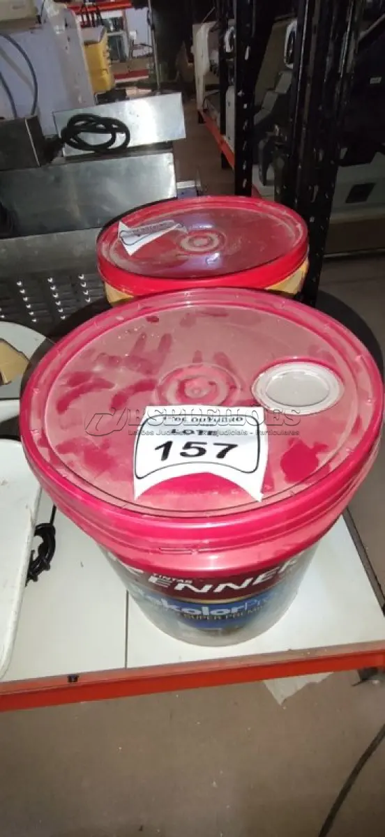 LOTE 157 - 01 BALDE DE TINTA ACRÍLICA SUPER PREMIUM 16L NA COR BASE INTENSA SEMIBRILHO MARCA RENNER.  (NO ESTADO) ATENÇÃO! FAZER A VISITAÇÃO ANTES DE ARREMATAR, NÃO SABEMOS SE FUNCIONA, LEILÃO NÃO TEM GARANTIA E NEM DEVOLUÇÃO, SUJEITO A POSSÍVEIS AVARIAS VISÍVEIS/OCULTAS E/OU AUSÊNCIA DE COMPONENTES.