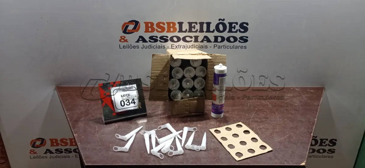 LOTE 034 - 12 UNIDADES DE FIXA CUBA CINZA 400G CADA MARCA MONUMENTAL. (NO ESTADO) ATENÇÃO! FAZER A VISITAÇÃO ANTES DE ARREMATAR, NÃO SABEMOS SE FUNCIONA, LEILÃO NÃO TEM GARANTIA E NEM DEVOLUÇÃO, SUJEITO A POSSÍVEIS AVARIAS VISÍVEIS/OCULTAS E/OU AUSÊNCIA DE COMPONENTES.