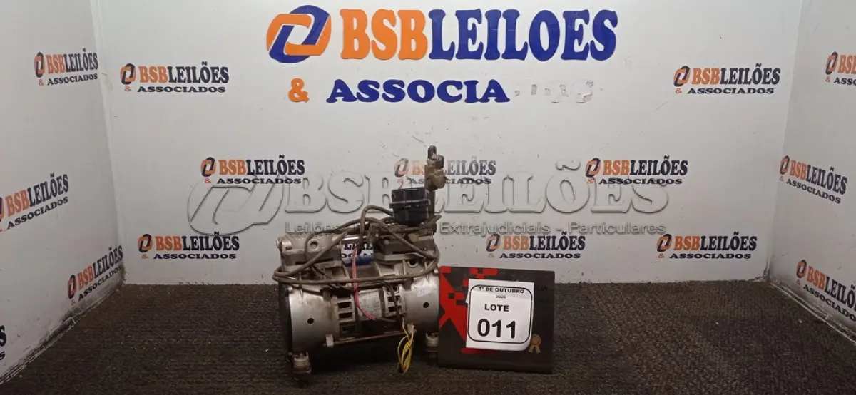 LOTE 011 - 01 COMPRESSORA MARCA GSE. (NO ESTADO) ATENÇÃO! FAZER A VISITAÇÃO ANTES DE ARREMATAR, NÃO SABEMOS SE FUNCIONA, LEILÃO NÃO TEM GARANTIA E NEM DEVOLUÇÃO, SUJEITO A POSSÍVEIS AVARIAS VISÍVEIS/OCULTAS E/OU AUSÊNCIA DE COMPONENTES.