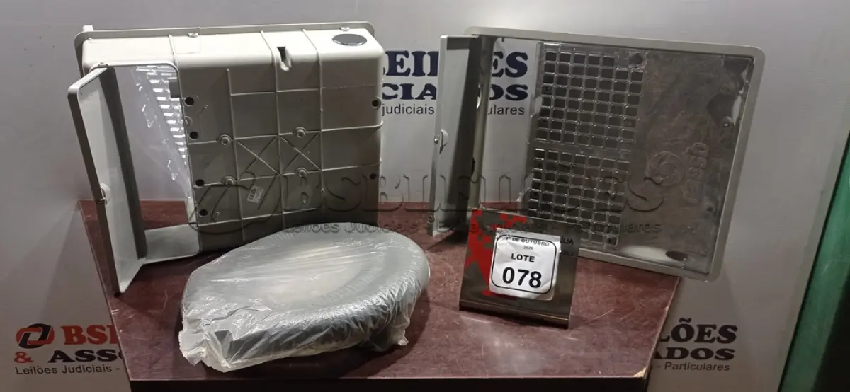 LOTE 078 - 02 CAIXAS DE HIDRÔMETRO. (NO ESTADO) ATENÇÃO! FAZER A VISITAÇÃO ANTES DE ARREMATAR, NÃO SABEMOS SE FUNCIONA, LEILÃO NÃO TEM GARANTIA E NEM DEVOLUÇÃO, SUJEITO A POSSÍVEIS AVARIAS VISÍVEIS/OCULTAS E/OU AUSÊNCIA DE COMPONENTES.