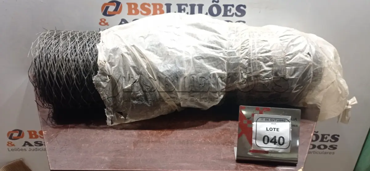 LOTE 040 - 01 ROLO DE TELA PLÁSTICA PARA VIVEIROS. (NO ESTADO) ATENÇÃO! FAZER A VISITAÇÃO ANTES DE ARREMATAR, NÃO SABEMOS SE FUNCIONA, LEILÃO NÃO TEM GARANTIA E NEM DEVOLUÇÃO, SUJEITO A POSSÍVEIS AVARIAS VISÍVEIS/OCULTAS E/OU AUSÊNCIA DE COMPONENTES.