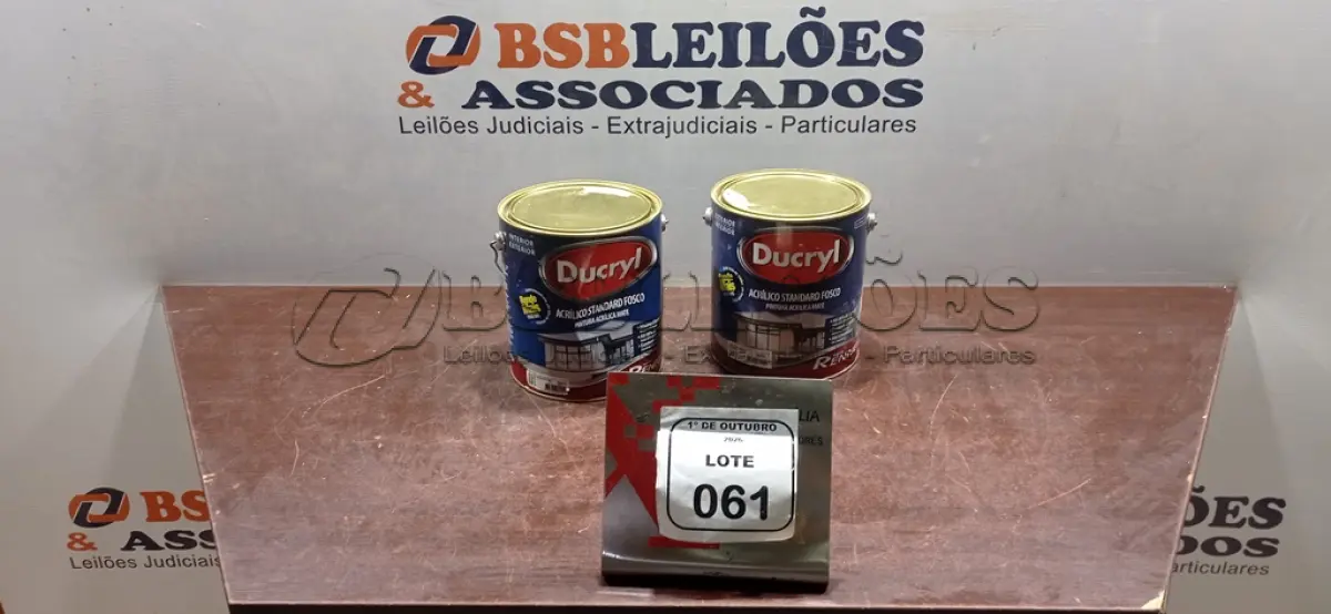 LOTE 061 - 02 LATAS DE TINTA ACRÍLICA DE 3,6L NA COR LUAR DO SERTÃO E ALGODÃO EGÍPCIO FOSCO MARCA PROFISSIONAL ACR. (NO ESTADO) ATENÇÃO! FAZER A VISITAÇÃO ANTES DE ARREMATAR, NÃO SABEMOS SE FUNCIONA, LEILÃO NÃO TEM GARANTIA E NEM DEVOLUÇÃO, SUJEITO A POSSÍVEIS AVARIAS VISÍVEIS/OCULTAS E/OU AUSÊNCIA DE COMPONENTES.