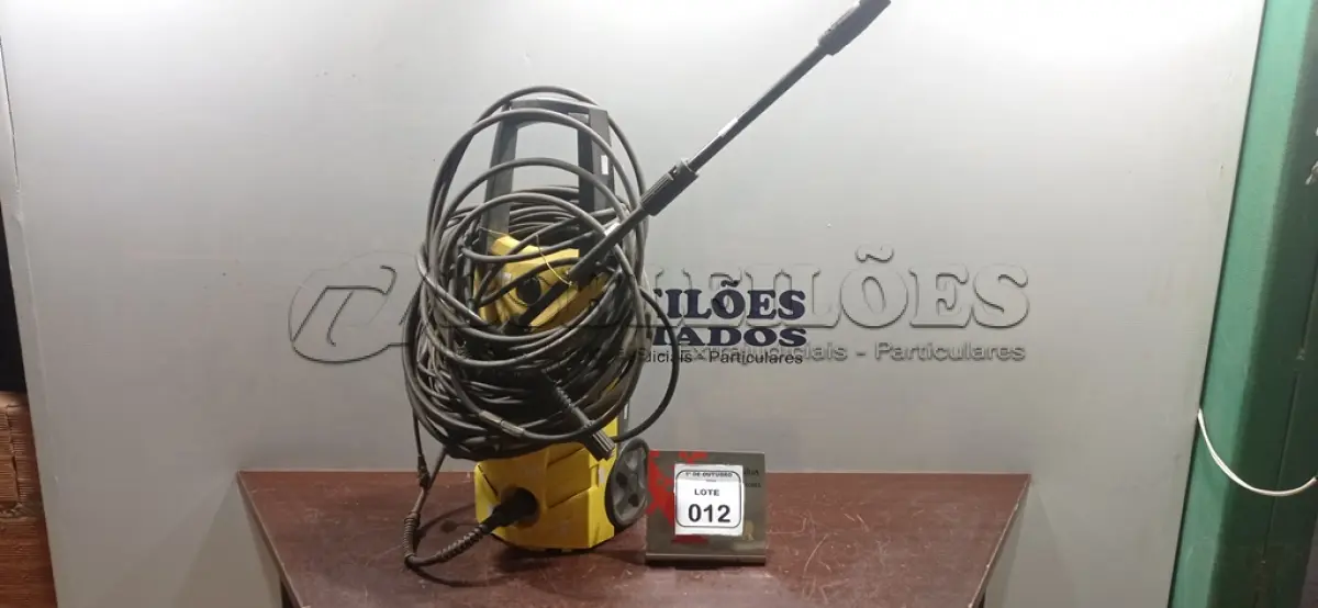 LOTE 012 - 01 LAVADORA DE ALTA PRESSÃO. (NO ESTADO) ATENÇÃO! FAZER A VISITAÇÃO ANTES DE ARREMATAR, NÃO SABEMOS SE FUNCIONA, LEILÃO NÃO TEM GARANTIA E NEM DEVOLUÇÃO, SUJEITO A POSSÍVEIS AVARIAS VISÍVEIS/OCULTAS E/OU AUSÊNCIA DE COMPONENTES.