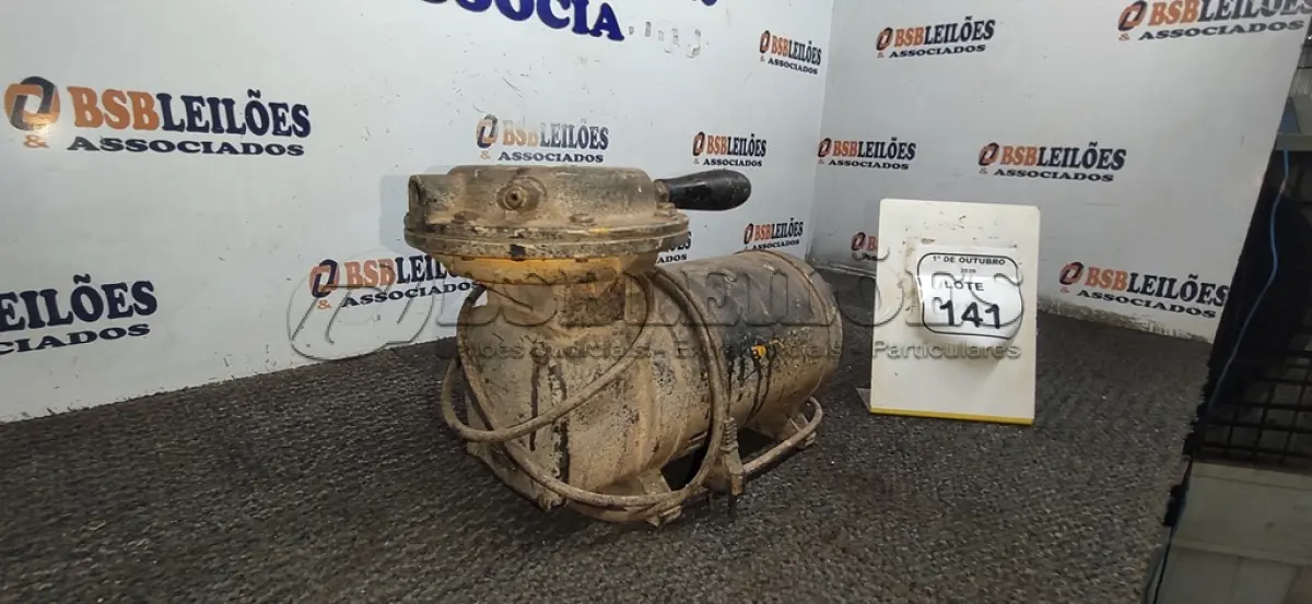 LOTE 141 - 01 MOTOR ELÉTRICO. (NO ESTADO) ATENÇÃO! FAZER A VISITAÇÃO ANTES DE ARREMATAR, NÃO SABEMOS SE FUNCIONA, LEILÃO NÃO TEM GARANTIA E NEM DEVOLUÇÃO, SUJEITO A POSSÍVEIS AVARIAS VISÍVEIS/OCULTAS E/OU AUSÊNCIA DE COMPONENTES.