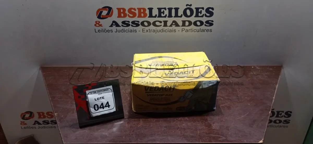 LOTE 044 - 01 CAIXA COM 13,5KG DE ARGAMASSA POLIMÉRICA IMPERMEÁVEL E FLEXÍVEL MARCA VEDACIT. (NO ESTADO) ATENÇÃO! FAZER A VISITAÇÃO ANTES DE ARREMATAR, NÃO SABEMOS SE FUNCIONA, LEILÃO NÃO TEM GARANTIA E NEM DEVOLUÇÃO, SUJEITO A POSSÍVEIS AVARIAS VISÍVEIS/OCULTAS E/OU AUSÊNCIA DE COMPONENTES.