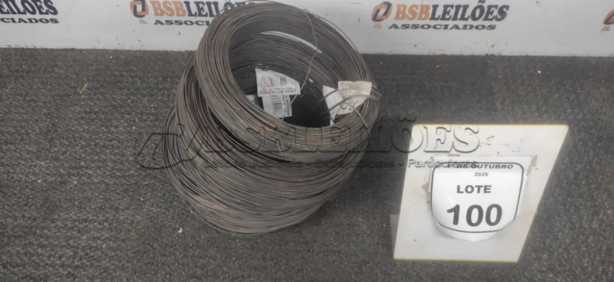 LOTE 100 - 01 ROLO DE ARAME. (NO ESTADO) ATENÇÃO! FAZER A VISITAÇÃO ANTES DE ARREMATAR, NÃO SABEMOS SE FUNCIONA, LEILÃO NÃO TEM GARANTIA E NEM DEVOLUÇÃO, SUJEITO A POSSÍVEIS AVARIAS VISÍVEIS/OCULTAS E/OU AUSÊNCIA DE COMPONENTES.