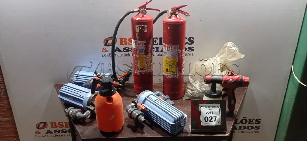 LOTE 027 - 03 FILTROS DE PISCINA, 02 PISTOLAS DE PINTURA, 02 EXTINTORES E GRANDE QUANTIDADE DE REATORES PARA LED. (NO ESTADO) ATENÇÃO! FAZER A VISITAÇÃO ANTES DE ARREMATAR, NÃO SABEMOS SE FUNCIONA, LEILÃO NÃO TEM GARANTIA E NEM DEVOLUÇÃO, SUJEITO A POSSÍVEIS AVARIAS VISÍVEIS/OCULTAS E/OU AUSÊNCIA DE COMPONENTES.