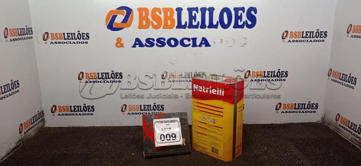 LOTE 009 - 01 LATA DE SOLVENTE NATRI-RAZ PREMIUM DE 5L MARCA NATRIELLI. (NO ESTADO) ATENÇÃO! FAZER A VISITAÇÃO ANTES DE ARREMATAR, NÃO SABEMOS SE FUNCIONA, LEILÃO NÃO TEM GARANTIA E NEM DEVOLUÇÃO, SUJEITO A POSSÍVEIS AVARIAS VISÍVEIS/OCULTAS E/OU AUSÊNCIA DE COMPONENTES.