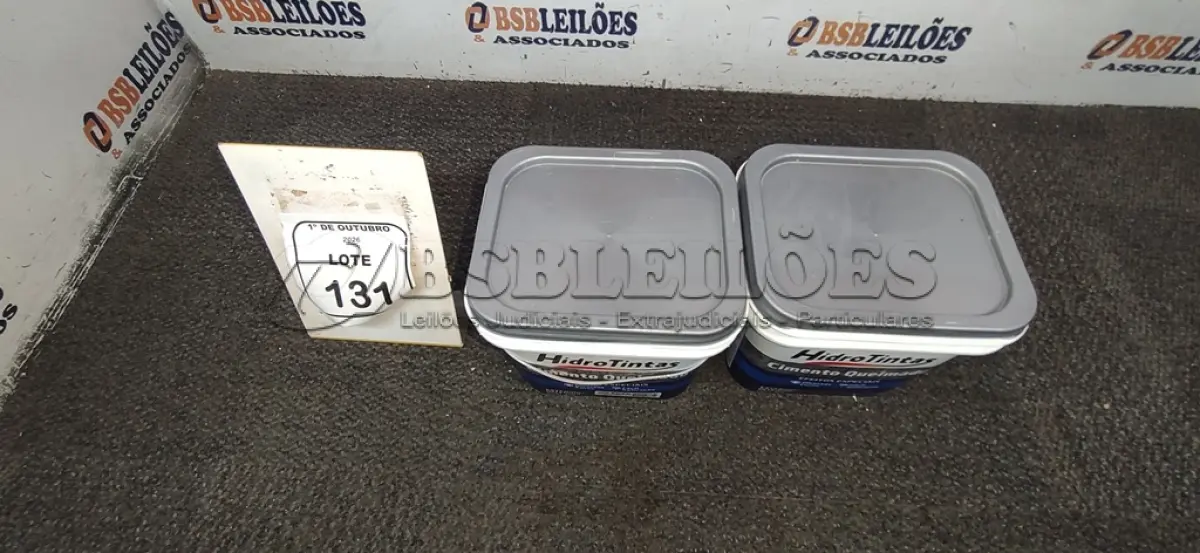 LOTE 131 - 02 BALDES DE CIMENTO QUEIMADO DE 4KG CADA COR AZUL MAGICAL MARCA HIDRO TINTAS. (NO ESTADO) ATENÇÃO! FAZER A VISITAÇÃO ANTES DE ARREMATAR, NÃO SABEMOS SE FUNCIONA, LEILÃO NÃO TEM GARANTIA E NEM DEVOLUÇÃO, SUJEITO A POSSÍVEIS AVARIAS VISÍVEIS/OCULTAS E/OU AUSÊNCIA DE COMPONENTES.
