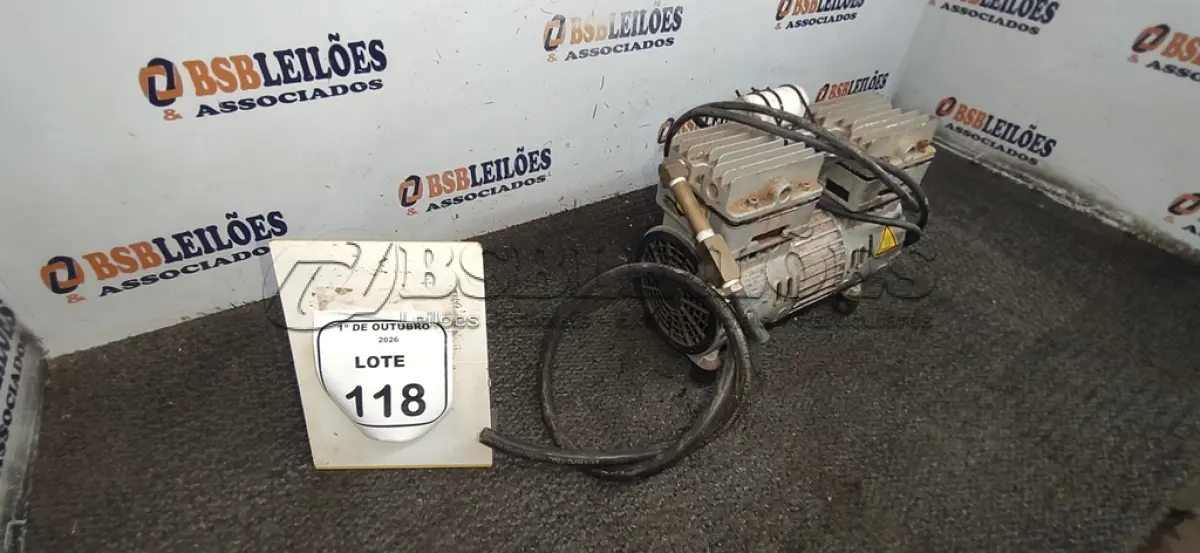 LOTE 118 - 01 MOTOR COMPRESSOR DE AR MODELO OLF750. (NO ESTADO) ATENÇÃO! FAZER A VISITAÇÃO ANTES DE ARREMATAR, NÃO SABEMOS SE FUNCIONA, LEILÃO NÃO TEM GARANTIA E NEM DEVOLUÇÃO, SUJEITO A POSSÍVEIS AVARIAS VISÍVEIS/OCULTAS E/OU AUSÊNCIA DE COMPONENTES.