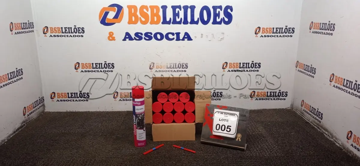 LOTE 005 - 12 UNIDADES DE VASELINA SPRAY USO GERAL DE 200ML CADA MARCA CHEMI COLOR. (NO ESTADO) ATENÇÃO! FAZER A VISITAÇÃO ANTES DE ARREMATAR, NÃO SABEMOS SE FUNCIONA, LEILÃO NÃO TEM GARANTIA E NEM DEVOLUÇÃO, SUJEITO A POSSÍVEIS AVARIAS VISÍVEIS/OCULTAS E/OU AUSÊNCIA DE COMPONENTES.