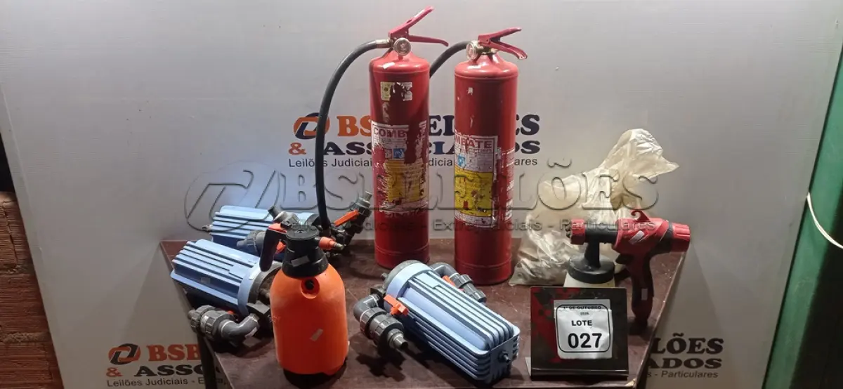 LOTE 027 - 03 FILTROS DE PISCINA, 02 PISTOLAS DE PINTURA, 02 EXTINTORES E GRANDE QUANTIDADE DE REATORES PARA LED. (NO ESTADO) ATENÇÃO! FAZER A VISITAÇÃO ANTES DE ARREMATAR, NÃO SABEMOS SE FUNCIONA, LEILÃO NÃO TEM GARANTIA E NEM DEVOLUÇÃO, SUJEITO A POSSÍVEIS AVARIAS VISÍVEIS/OCULTAS E/OU AUSÊNCIA DE COMPONENTES.