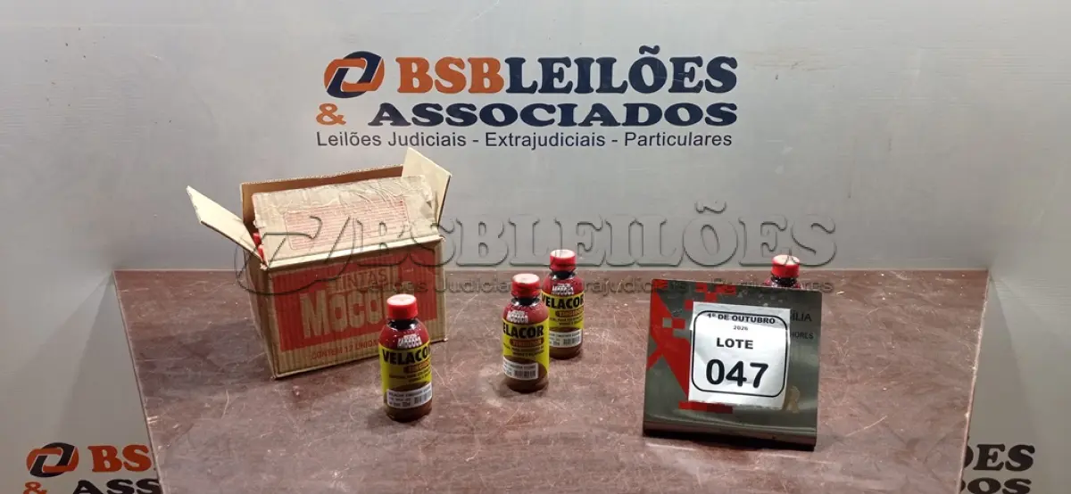 LOTE 047 - 12 FRASCOS DE TINGIDOR PARA COLORAÇÃO DE VERNIZ E SELADORA PARA MADEIRA NA COR CEDRO DE 200ML CADA MARCA MOCOCA. (NO ESTADO) ATENÇÃO! FAZER A VISITAÇÃO ANTES DE ARREMATAR, NÃO SABEMOS SE FUNCIONA, LEILÃO NÃO TEM GARANTIA E NEM DEVOLUÇÃO, SUJEITO A POSSÍVEIS AVARIAS VISÍVEIS/OCULTAS E/OU AUSÊNCIA DE COMPONENTES.