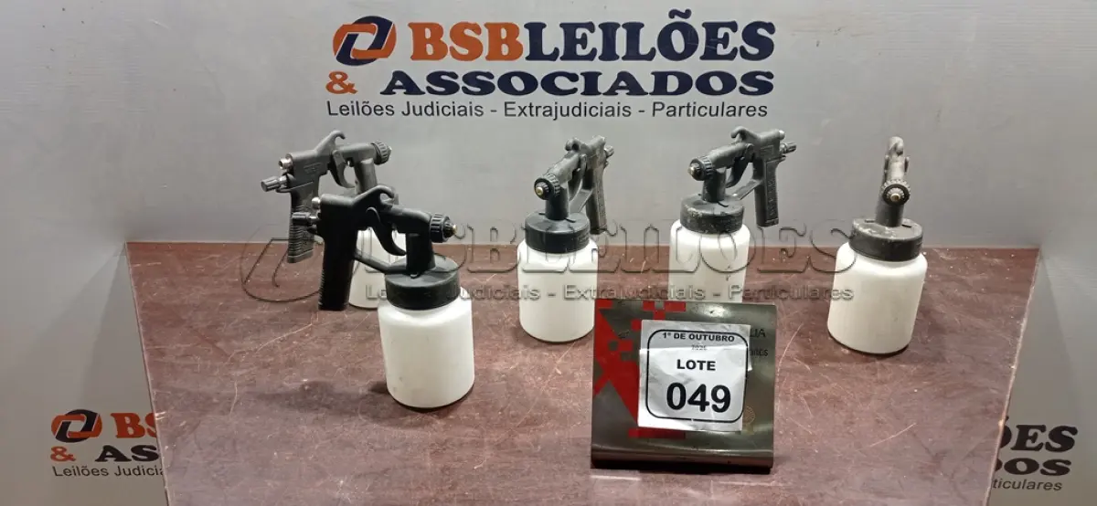 LOTE 049 - 05 PISTOLAS DE PINTURA PARA COMPRESSOR AR DIRETO. (NO ESTADO) ATENÇÃO! FAZER A VISITAÇÃO ANTES DE ARREMATAR, NÃO SABEMOS SE FUNCIONA, LEILÃO NÃO TEM GARANTIA E NEM DEVOLUÇÃO, SUJEITO A POSSÍVEIS AVARIAS VISÍVEIS/OCULTAS E/OU AUSÊNCIA DE COMPONENTES.