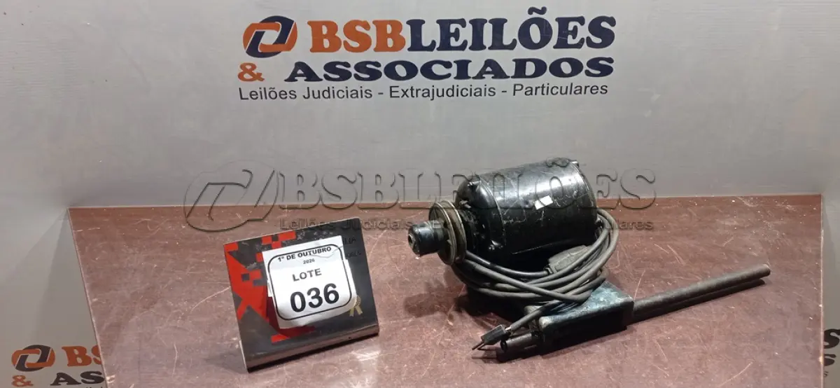 LOTE 036 - 01 MOTOR MODELO ELÉTRICO MONOFÁSICO S55R-103 MARCA EMERSON. (NO ESTADO) ATENÇÃO! FAZER A VISITAÇÃO ANTES DE ARREMATAR, NÃO SABEMOS SE FUNCIONA, LEILÃO NÃO TEM GARANTIA E NEM DEVOLUÇÃO, SUJEITO A POSSÍVEIS AVARIAS VISÍVEIS/OCULTAS E/OU AUSÊNCIA DE COMPONENTES.