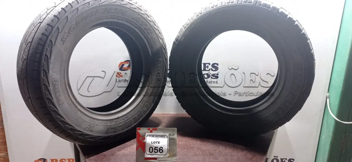 LOTE 056 - 02 PNEUS USADOS 235/70R 16. (NO ESTADO) ATENÇÃO! FAZER A VISITAÇÃO ANTES DE ARREMATAR, NÃO SABEMOS SE FUNCIONA, LEILÃO NÃO TEM GARANTIA E NEM DEVOLUÇÃO, SUJEITO A POSSÍVEIS AVARIAS VISÍVEIS/OCULTAS E/OU AUSÊNCIA DE COMPONENTES.