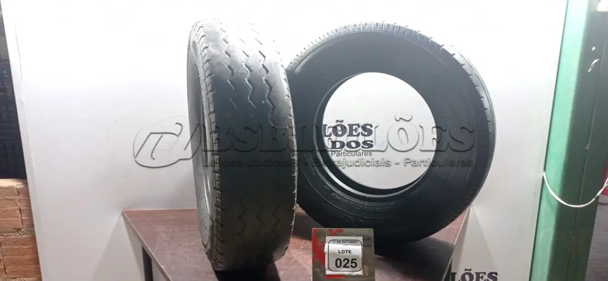 LOTE 025 - 02 PNEUS USADOS 225/75R 16. (NO ESTADO) ATENÇÃO! FAZER A VISITAÇÃO ANTES DE ARREMATAR, NÃO SABEMOS SE FUNCIONA, LEILÃO NÃO TEM GARANTIA E NEM DEVOLUÇÃO, SUJEITO A POSSÍVEIS AVARIAS VISÍVEIS/OCULTAS E/OU AUSÊNCIA DE COMPONENTES.