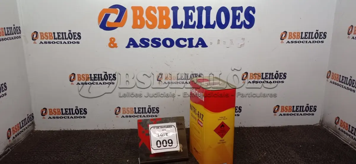 LOTE 009 - 01 LATA DE SOLVENTE NATRI-RAZ PREMIUM DE 5L MARCA NATRIELLI. (NO ESTADO) ATENÇÃO! FAZER A VISITAÇÃO ANTES DE ARREMATAR, NÃO SABEMOS SE FUNCIONA, LEILÃO NÃO TEM GARANTIA E NEM DEVOLUÇÃO, SUJEITO A POSSÍVEIS AVARIAS VISÍVEIS/OCULTAS E/OU AUSÊNCIA DE COMPONENTES.