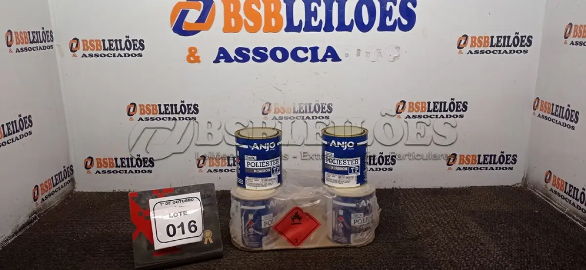 LOTE 016 - 06 LATAS DE TINTA POLIÉSTER DE 900ML CADA NA COR VERMELHO BARI MARCA ANJO TINTAS. (NO ESTADO) ATENÇÃO! FAZER A VISITAÇÃO ANTES DE ARREMATAR, NÃO SABEMOS SE FUNCIONA, LEILÃO NÃO TEM GARANTIA E NEM DEVOLUÇÃO, SUJEITO A POSSÍVEIS AVARIAS VISÍVEIS/OCULTAS E/OU AUSÊNCIA DE COMPONENTES.