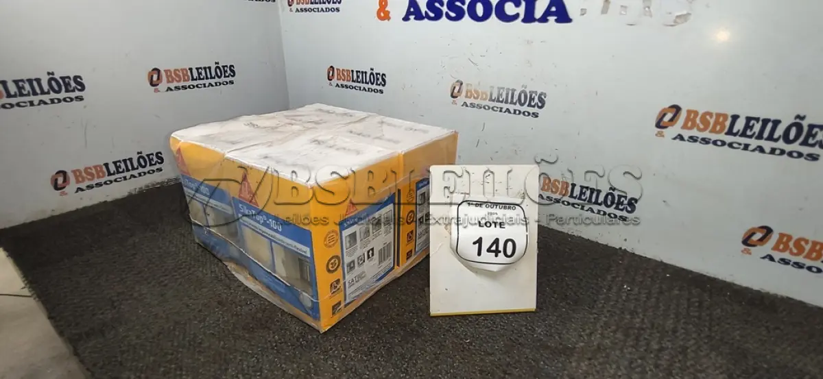 LOTE 140 - 04 CAIXAS DE REVESTIMENTO IMPERMEABILIZANTE SEMI-FLEXIVEL DE 4KG CADA MARCA SIKA. (NO ESTADO) ATENÇÃO! FAZER A VISITAÇÃO ANTES DE ARREMATAR, NÃO SABEMOS SE FUNCIONA, LEILÃO NÃO TEM GARANTIA E NEM DEVOLUÇÃO, SUJEITO A POSSÍVEIS AVARIAS VISÍVEIS/OCULTAS E/OU AUSÊNCIA DE COMPONENTES.