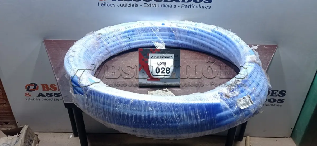 LOTE 028 - 01 TUBO PEAD RAMAL PREDIAL PE80 ESPESSURA 20X2,3MM 50M TAMANHO. (NO ESTADO) ATENÇÃO! FAZER A VISITAÇÃO ANTES DE ARREMATAR, NÃO SABEMOS SE FUNCIONA, LEILÃO NÃO TEM GARANTIA E NEM DEVOLUÇÃO, SUJEITO A POSSÍVEIS AVARIAS VISÍVEIS/OCULTAS E/OU AUSÊNCIA DE COMPONENTES.