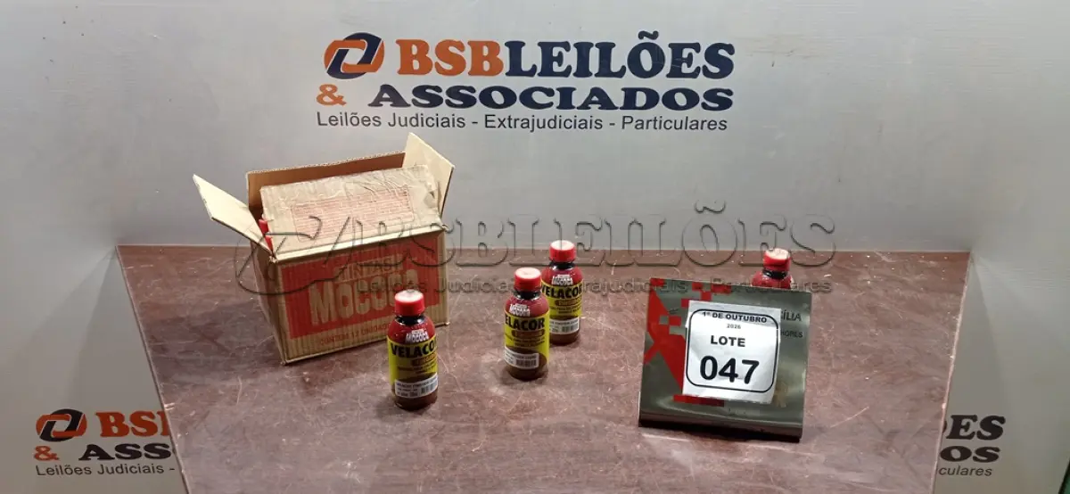 LOTE 047 - 12 FRASCOS DE TINGIDOR PARA COLORAÇÃO DE VERNIZ E SELADORA PARA MADEIRA NA COR CEDRO DE 200ML CADA MARCA MOCOCA. (NO ESTADO) ATENÇÃO! FAZER A VISITAÇÃO ANTES DE ARREMATAR, NÃO SABEMOS SE FUNCIONA, LEILÃO NÃO TEM GARANTIA E NEM DEVOLUÇÃO, SUJEITO A POSSÍVEIS AVARIAS VISÍVEIS/OCULTAS E/OU AUSÊNCIA DE COMPONENTES.
