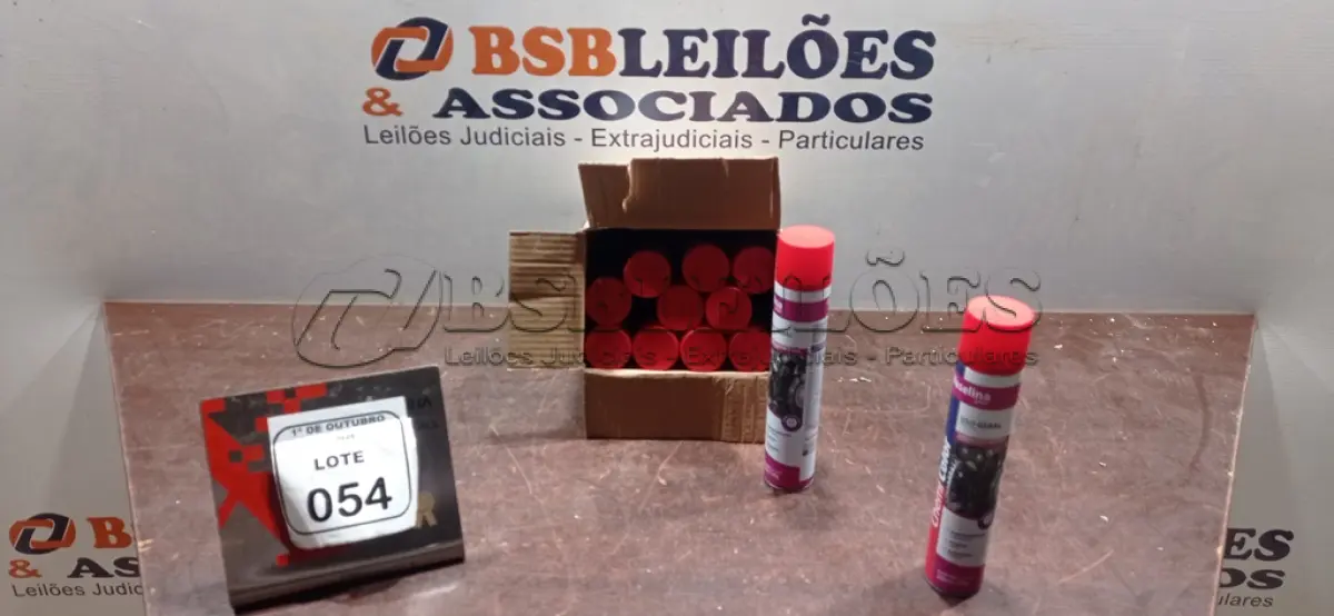 LOTE 054 - 12 UNIDADES DE VASELINA SPRAY USO GERAL DE 200ML CADA MARCA CHEMI COLOR. (NO ESTADO) ATENÇÃO! FAZER A VISITAÇÃO ANTES DE ARREMATAR, NÃO SABEMOS SE FUNCIONA, LEILÃO NÃO TEM GARANTIA E NEM DEVOLUÇÃO, SUJEITO A POSSÍVEIS AVARIAS VISÍVEIS/OCULTAS E/OU AUSÊNCIA DE COMPONENTES.