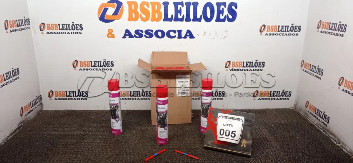 LOTE 005 - 12 UNIDADES DE VASELINA SPRAY USO GERAL DE 200ML CADA MARCA CHEMI COLOR. (NO ESTADO) ATENÇÃO! FAZER A VISITAÇÃO ANTES DE ARREMATAR, NÃO SABEMOS SE FUNCIONA, LEILÃO NÃO TEM GARANTIA E NEM DEVOLUÇÃO, SUJEITO A POSSÍVEIS AVARIAS VISÍVEIS/OCULTAS E/OU AUSÊNCIA DE COMPONENTES.