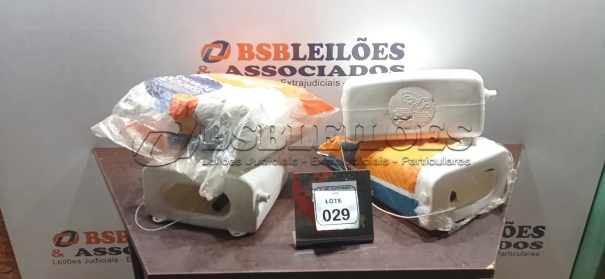 LOTE 029 - 04 CAIXAS DE DESCARGA. (NO ESTADO) ATENÇÃO! FAZER A VISITAÇÃO ANTES DE ARREMATAR, NÃO SABEMOS SE FUNCIONA, LEILÃO NÃO TEM GARANTIA E NEM DEVOLUÇÃO, SUJEITO A POSSÍVEIS AVARIAS VISÍVEIS/OCULTAS E/OU AUSÊNCIA DE COMPONENTES.