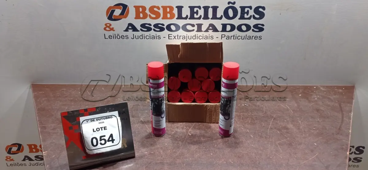 LOTE 054 - 12 UNIDADES DE VASELINA SPRAY USO GERAL DE 200ML CADA MARCA CHEMI COLOR. (NO ESTADO) ATENÇÃO! FAZER A VISITAÇÃO ANTES DE ARREMATAR, NÃO SABEMOS SE FUNCIONA, LEILÃO NÃO TEM GARANTIA E NEM DEVOLUÇÃO, SUJEITO A POSSÍVEIS AVARIAS VISÍVEIS/OCULTAS E/OU AUSÊNCIA DE COMPONENTES.
